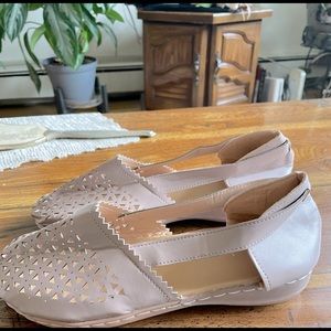 Flat comfy Woman Sandals